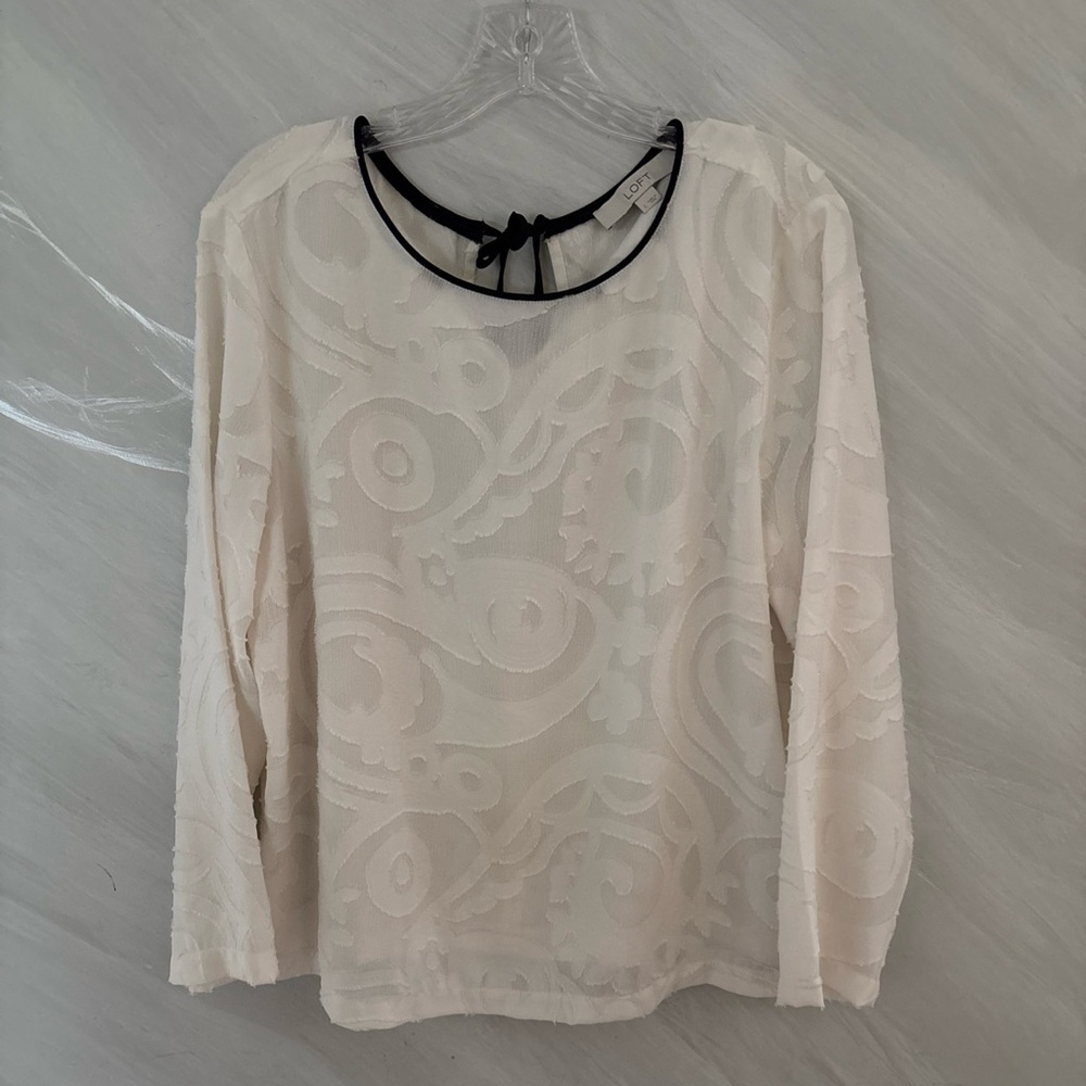 LOFT Blouse Womens L Ivory Floral Textured w/ Black Trim Toe Back Sheer Blouse
